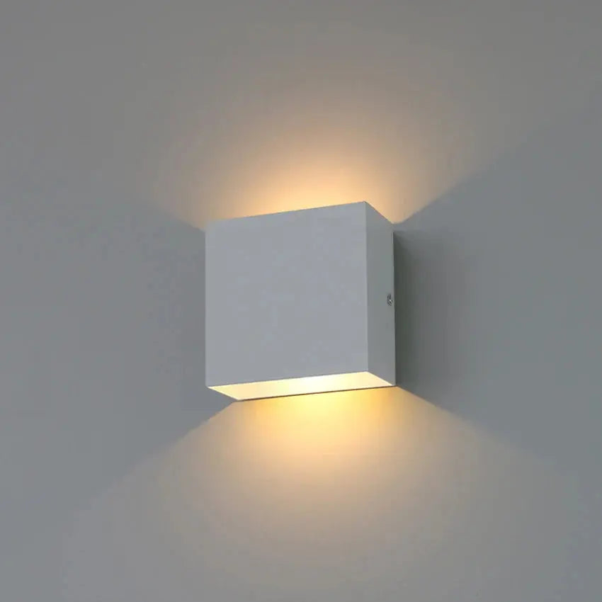 LumiÉclat – Applique Murale LED Élégante et Moderne - Rynova