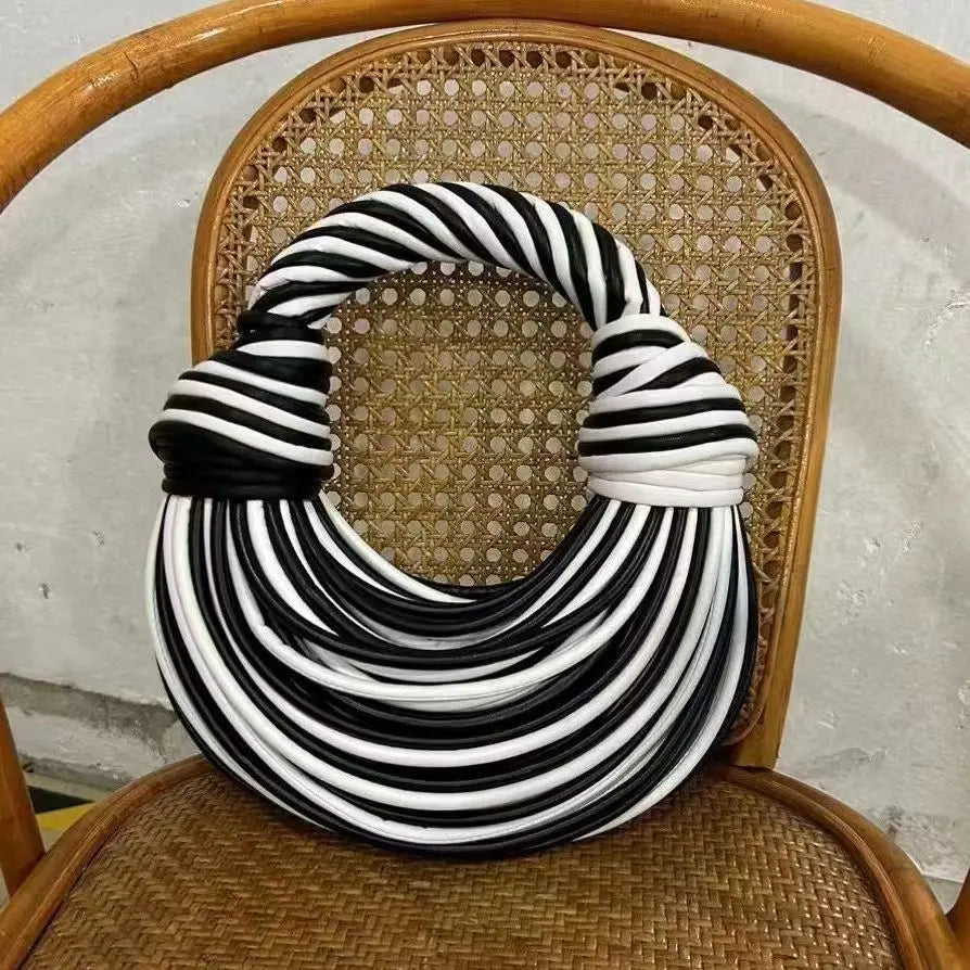Sac Élégance – Sac à Main Luxe Tissé à la Main en PU pour Femmes, Chic et Pratique - Rynova