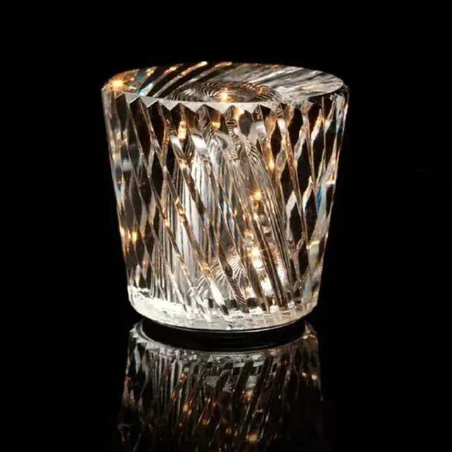 LuminaCristal – Lampe de Table en Cristal Élégante pour Restaurant et Bar - Rynova