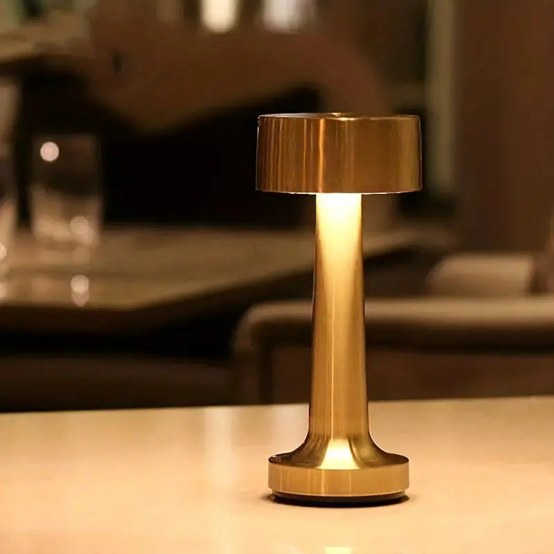LumièreÉpoque - Lampe de Table Rétro Élégante - Rynova