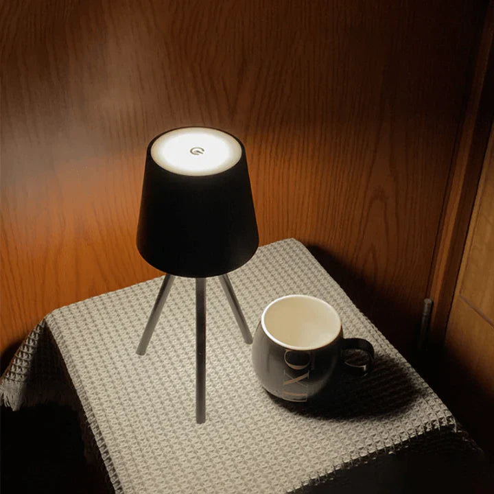 ÉléganceLum – Lampe de table moderne et raffinée - Rynova