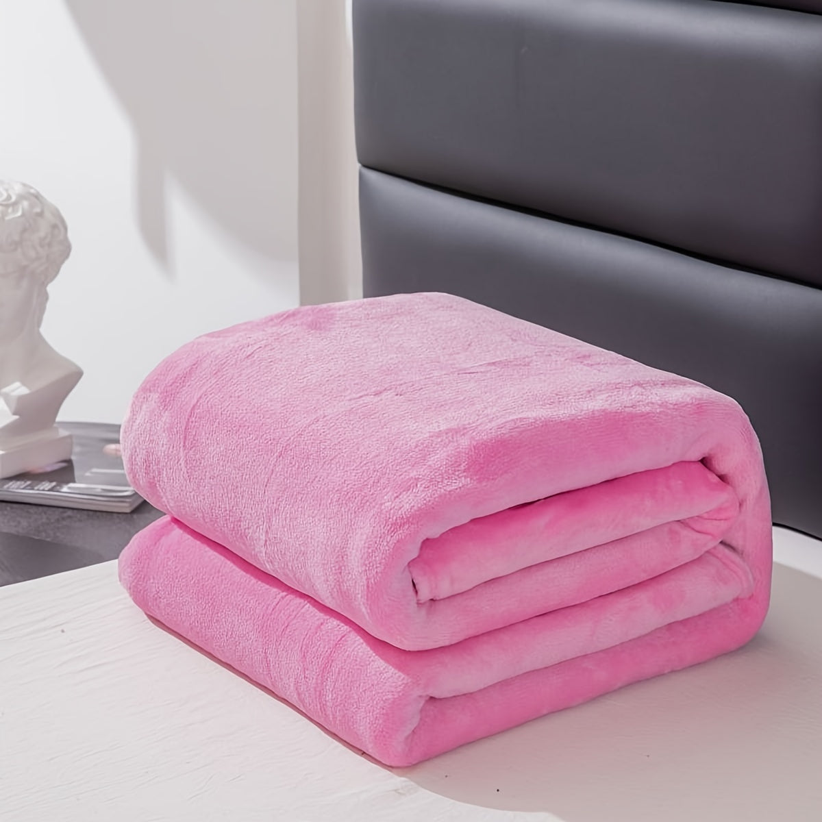 LéaChic - Couverture douce et chaleureuse en flanelle grise pour toutes saisons - Rynova