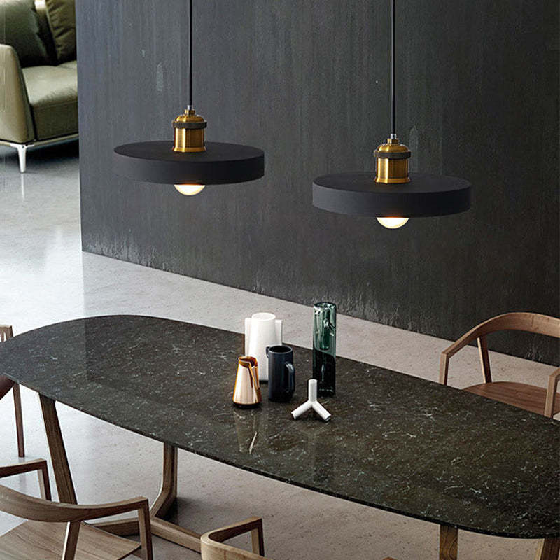 Lustre Élegante – Suspension Moderne en Métal et Résine - Rynova
