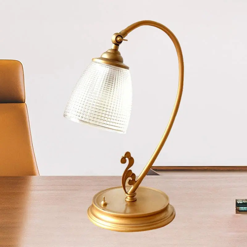LumièreDorée - Lampe Vintage en Métal Doré avec Éclairage Chaleureux - Rynova