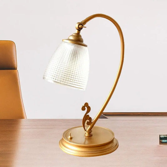 LumièreDorée - Lampe Vintage en Métal Doré avec Éclairage Chaleureux - Rynova
