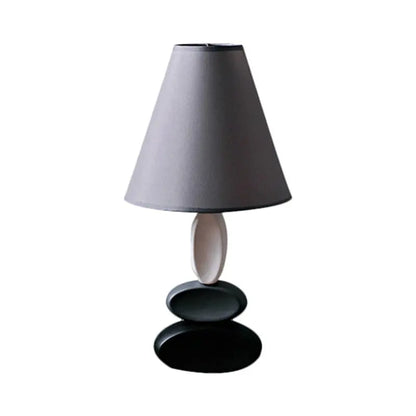 LumièreChic - Lampe de Table Élégante avec Abat-jour Conique en Tissu - Rynova