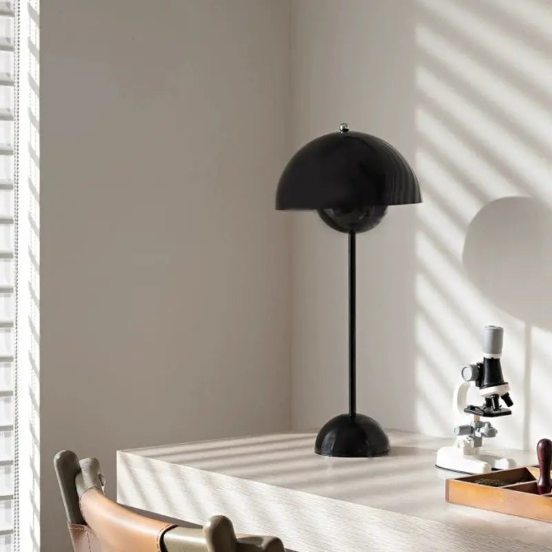 LumiFleur - Lampe de Table Rechargeable en Pot de Fleurs avec Variateur Tactile - Rynova