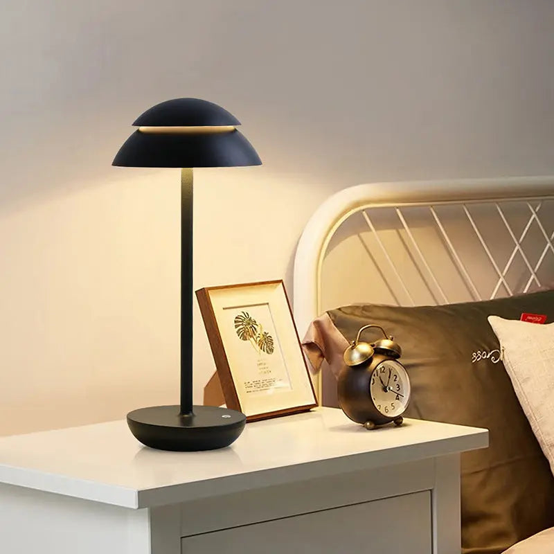 LumiPort - Lampe de Table Sans Fil Rechargeable avec LED Intégrées et Batterie Longue Durée - Rynova