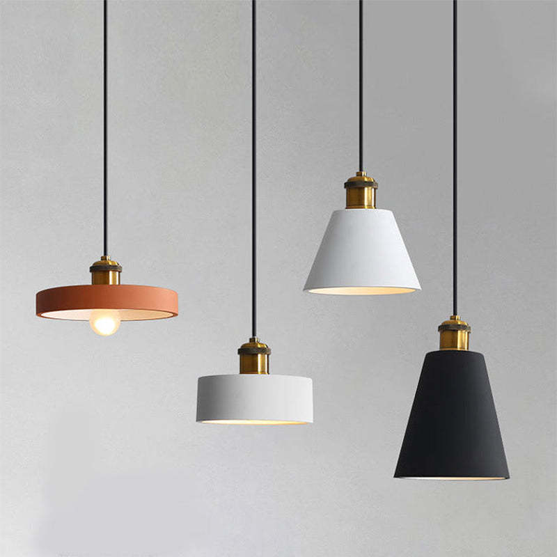 Lustre Élegante – Suspension Moderne en Métal et Résine - Rynova