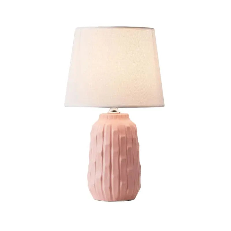Luxéclat - Lampe de Table Design avec Abat-jour Conique et Base en Céramique - Rynova