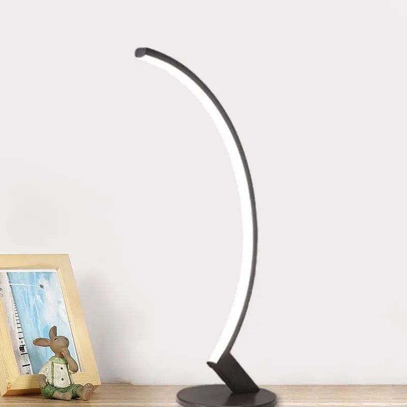 ArcLume - Lampe de Table Moderne en Métal Style Arc - Rynova