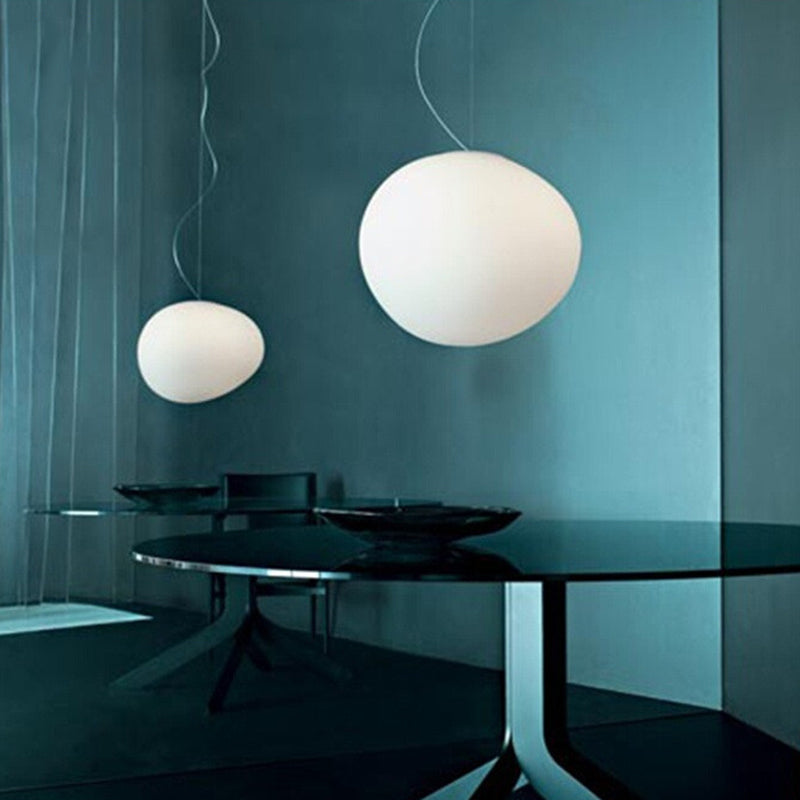 LumiGalet – Suspension minimaliste en verre crème pour salle à manger moderne - Rynova