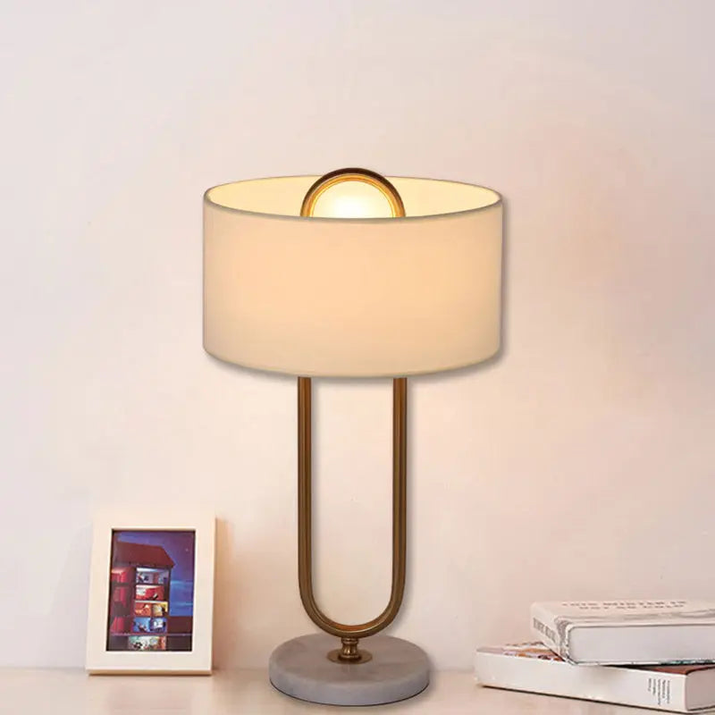 LichtAnna - Lampe de Table Moderne avec Abat-jour en Forme de Tambour et Socle Ovale - Rynova