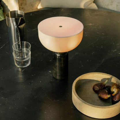 MarbreLuxe – Lampe Marbrée Élégante pour un Éclairage Raffiné - Rynova