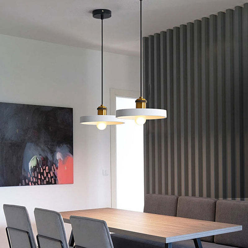 Lustre Élegante – Suspension Moderne en Métal et Résine - Rynova
