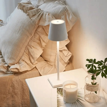 LumiLux - Lampe de table sans fil élégante - Rynova
