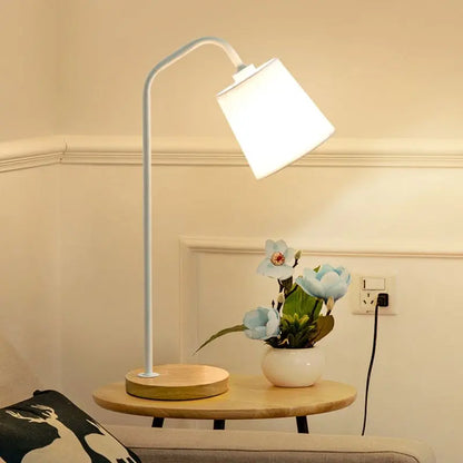 LumiCone - Lampe de Table Conique Moderne - Rynova