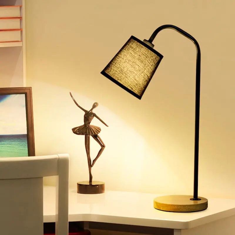 LumiCone - Lampe de Table Conique Moderne - Rynova