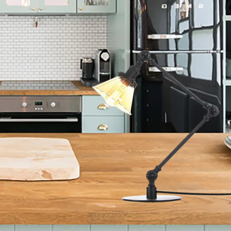 LumiGlow - Élégante lampe de table en verre clair en forme de cône - Rynova