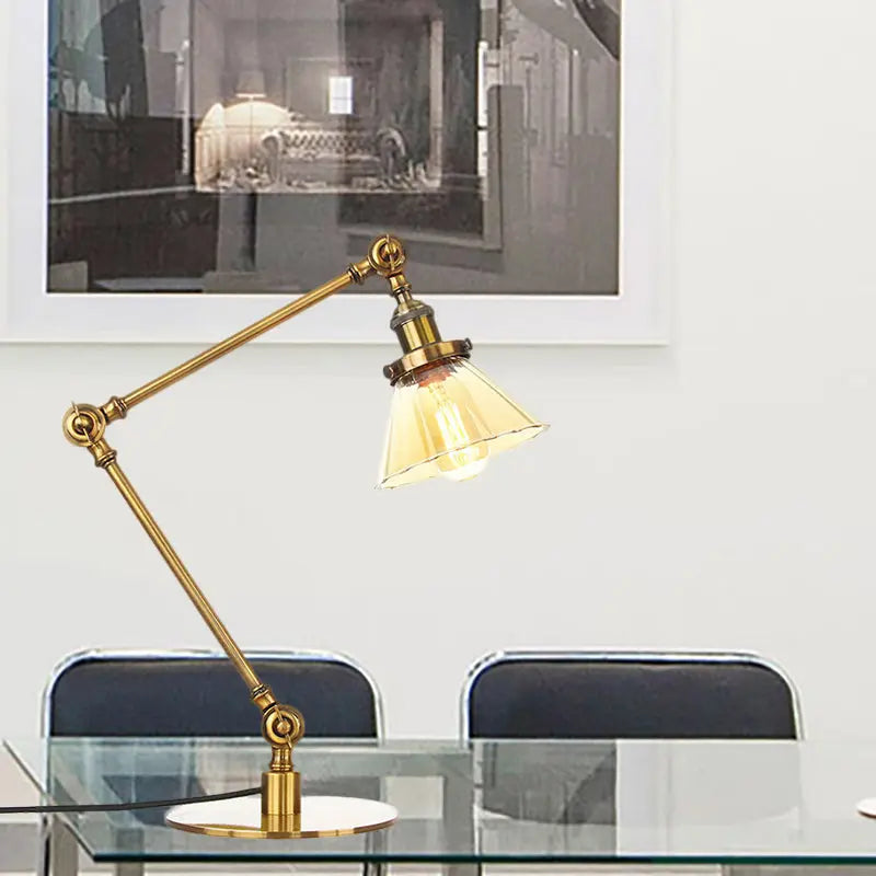 LumiGlow - Élégante lampe de table en verre clair en forme de cône - Rynova