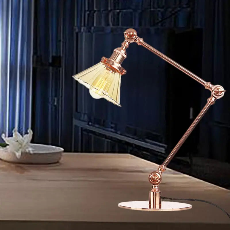 LumiGlow - Élégante lampe de table en verre clair en forme de cône - Rynova