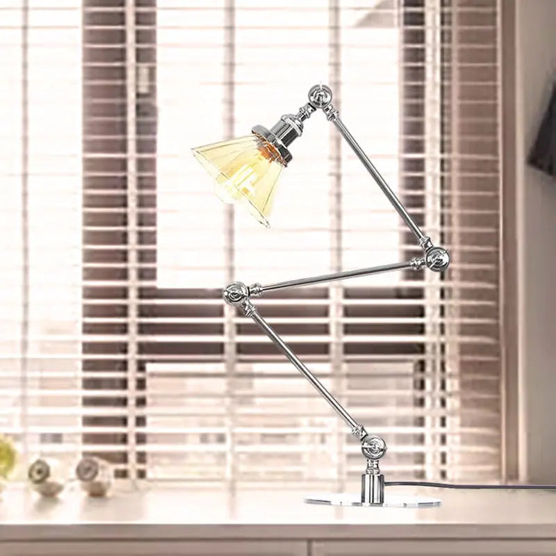 LumiGlow - Élégante lampe de table en verre clair en forme de cône - Rynova