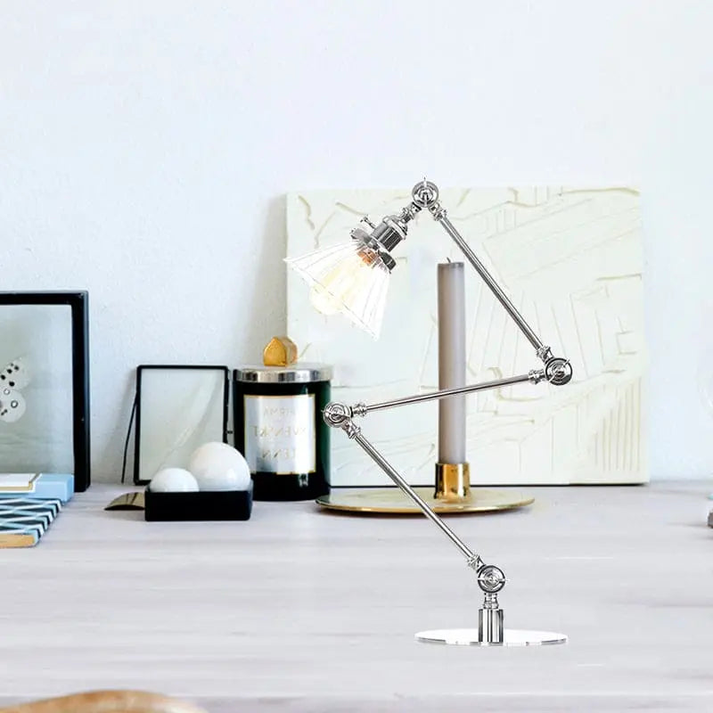 LumiGlow - Élégante lampe de table en verre clair en forme de cône - Rynova