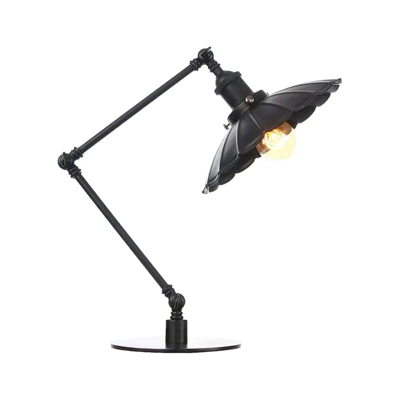 LumiVintage – Lampe Réglable Rétro avec Abat-jour Métallique Sculpté - Rynova