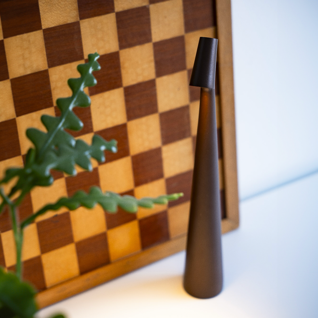 LumiMaître - Lampe de Table LED Rechargeable | Design Moderne et Fonctionnel | Éclairage Ambiant Durable - Rynova