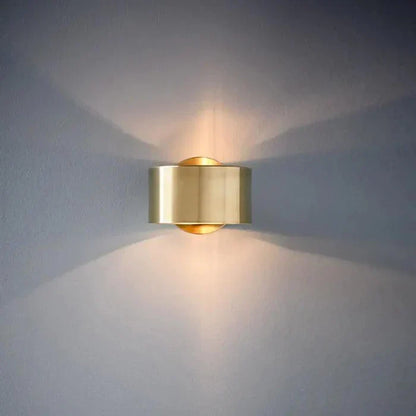 PureLumi – Applique Murale Design Épuré et Élégant - Rynova