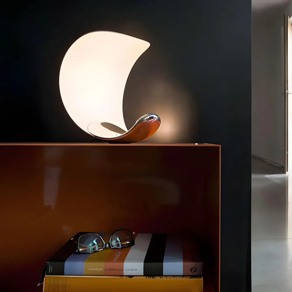 LumiLune - Lampe de Table LED en Aluminium avec Variateur Tactile en Forme de Lune Courbée D76 - Rynova