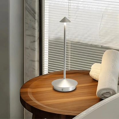 Lampe de Table Design Inspirée par DartCandle - Rynova