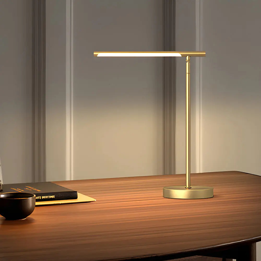 BrassGlow | Lampe de Bureau LED en Laiton avec Direction Réglable - Rynova