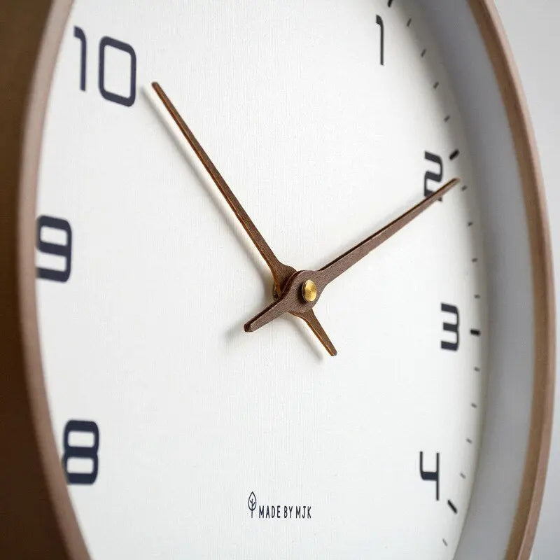 NordicTime - Horloge Murale en Bois avec Simplicité Scandinave - Rynova
