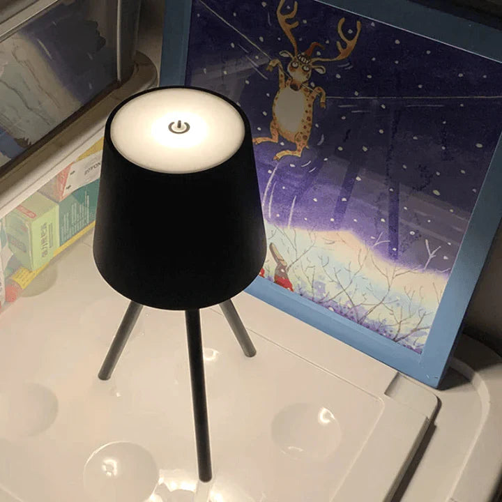 ÉléganceLum – Lampe de table moderne et raffinée - Rynova