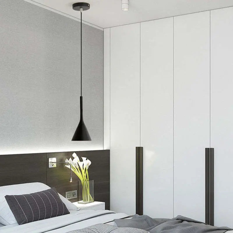 MorandiLuxe - Suspension Triangulaire Moderne en Métal - Rynova