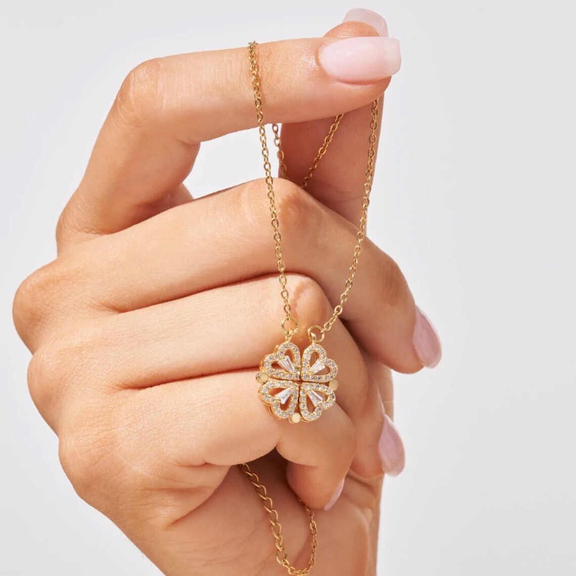 CœurRadieux Collier Porte-Bonheur - Élégance et Chance - Rynova