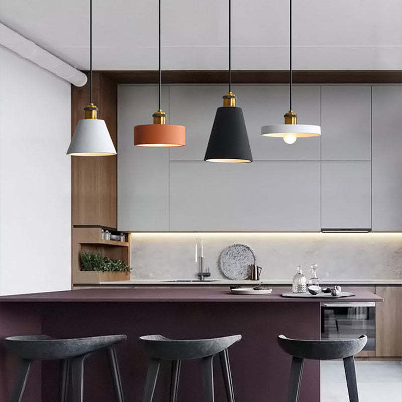Lustre Élegante – Suspension Moderne en Métal et Résine - Rynova