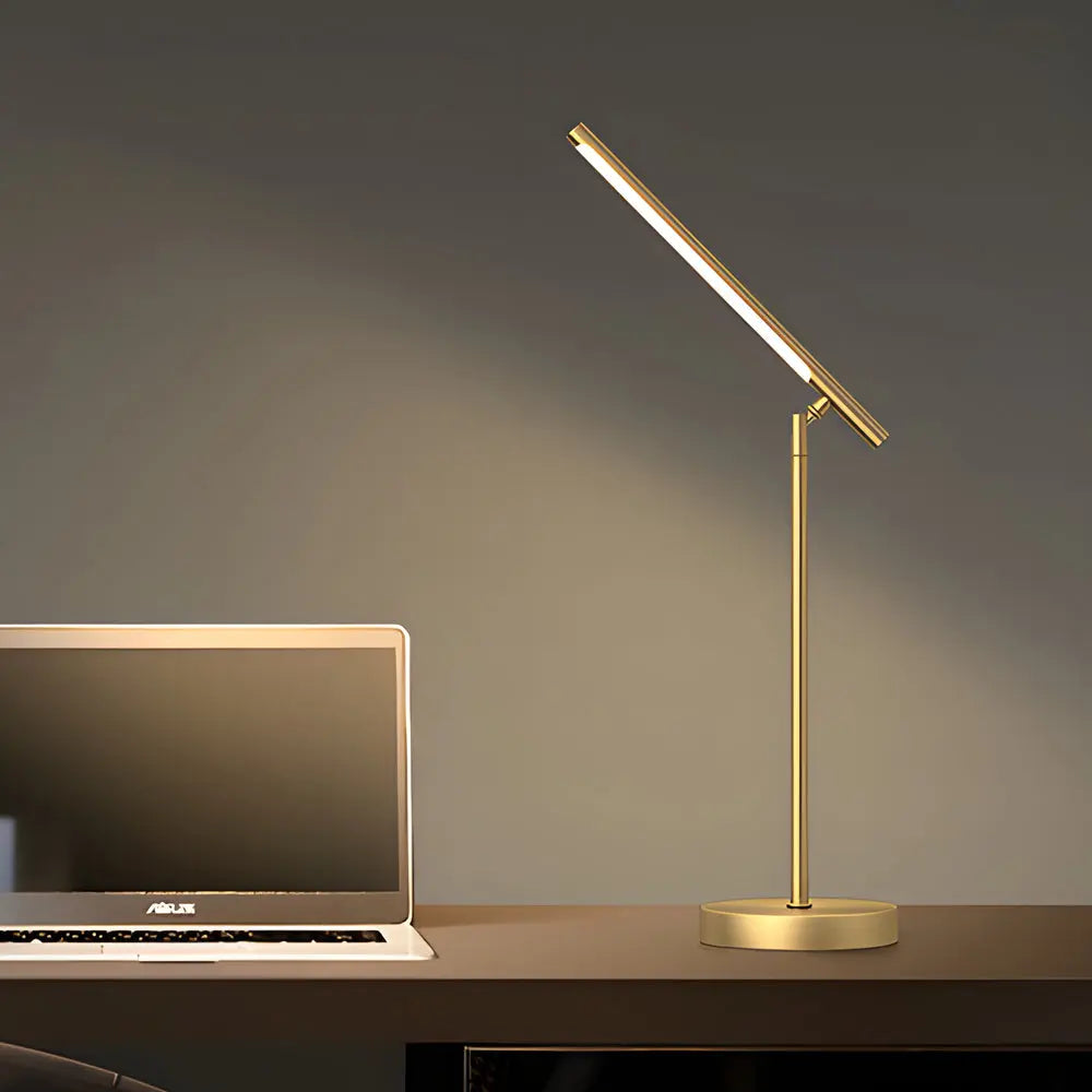 BrassGlow | Lampe de Bureau LED en Laiton avec Direction Réglable - Rynova