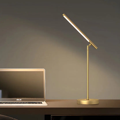 BrassGlow | Lampe de Bureau LED en Laiton avec Direction Réglable - Rynova