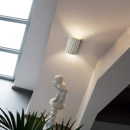Lumière Courbée - Applique Murale Moderne pour Ambiance Élégante - Rynova