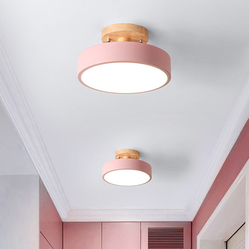Éclat Nordique - Plafonnier LED Scandinave avec Accents en Bois - Rynova