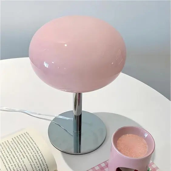 LumièreLux - Lampe de Table Moderne en Cristal Raffinée - Rynova
