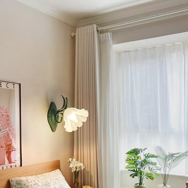 FleurLumière – Applique Murale Élégante Fleur de Muguet - Rynova