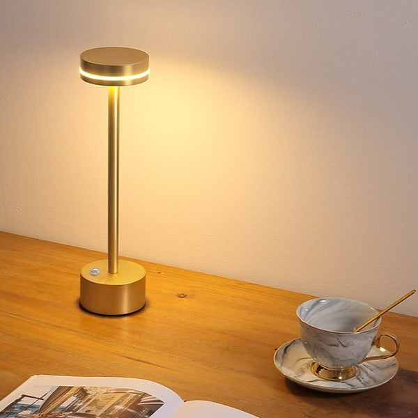LumiCosmos – Lampe LED Extérieure Portative et Élégante - Rynova