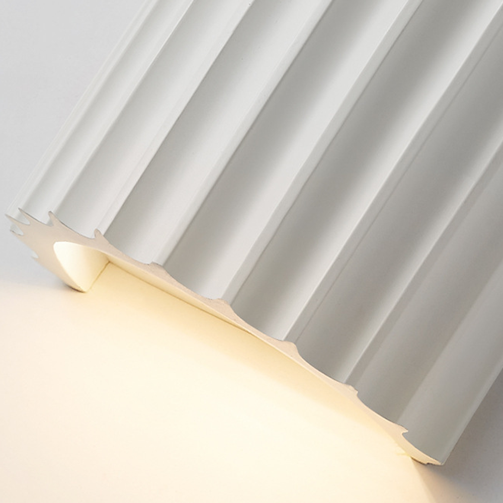 Lumière Courbée - Applique Murale Moderne pour Ambiance Élégante - Rynova