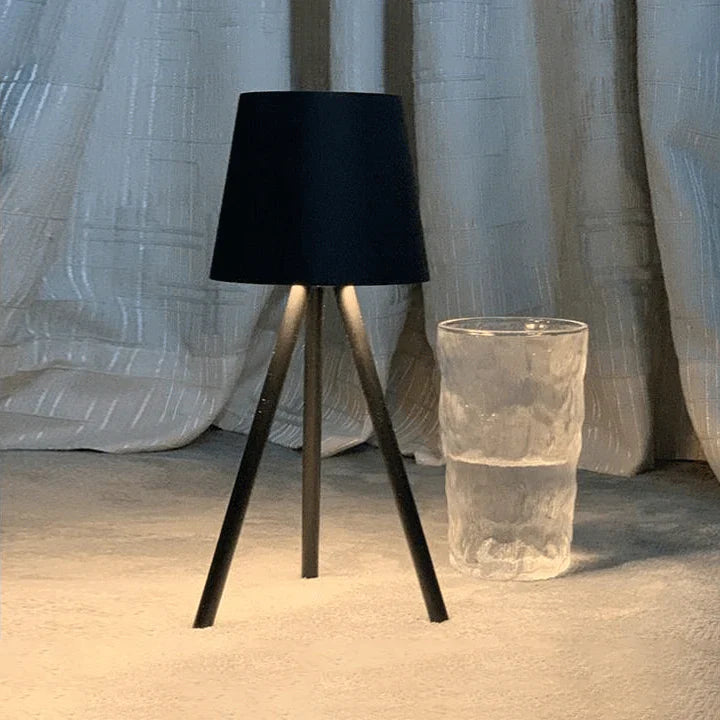 ÉléganceLum – Lampe de table moderne et raffinée - Rynova