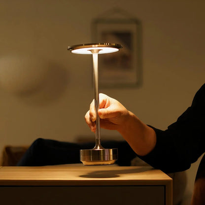LumenArt - Lampe de Table Élégante de Thomas - Rynova