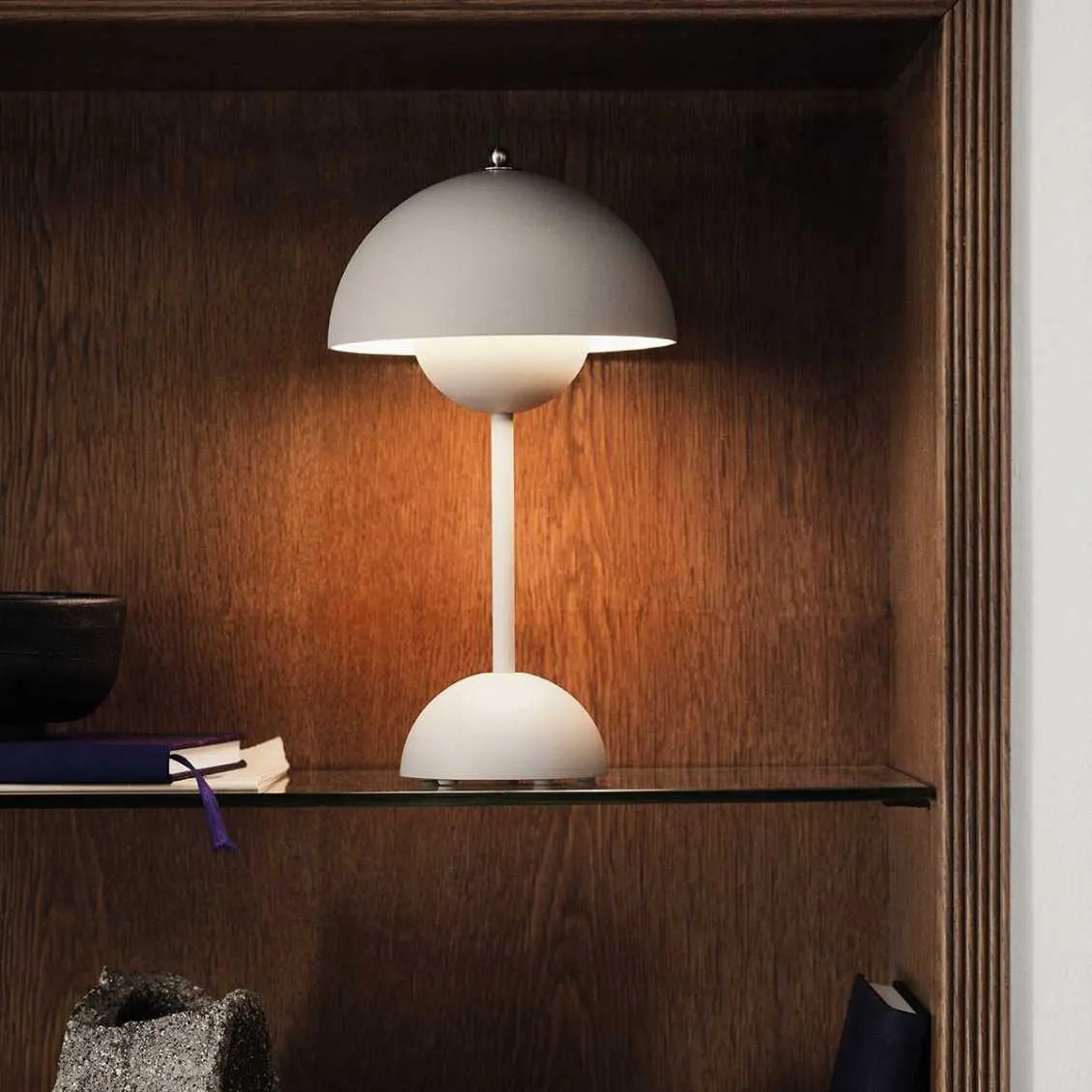 LunarGlow - Lampe de table LED pour une ambiance élégante - Rynova