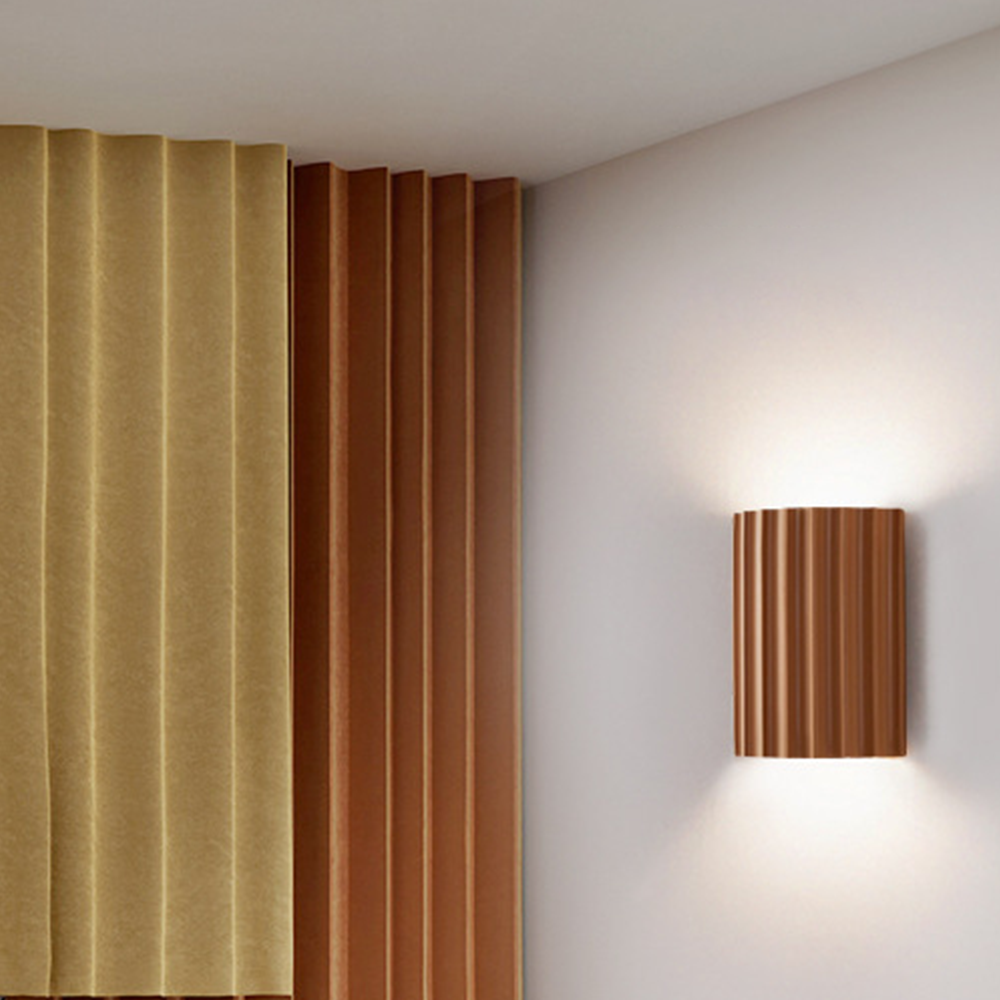 Lumière Courbée - Applique Murale Moderne pour Ambiance Élégante - Rynova